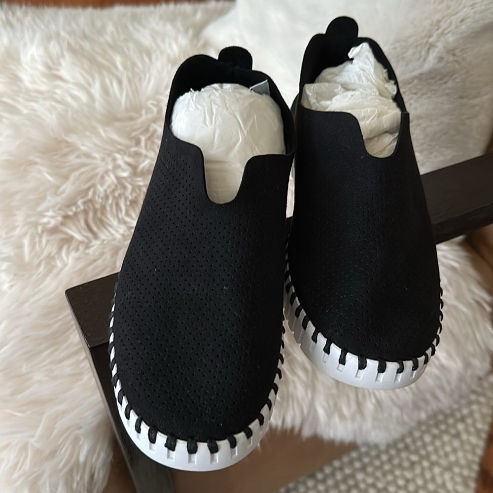 Ilse Jacobsen Black Slip-On lightweight Sneakers 38 NWOT